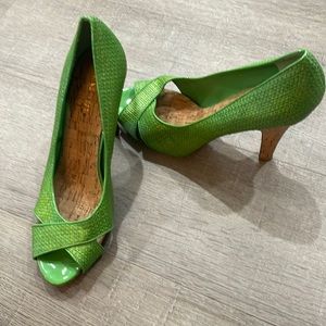 EUC Nine West Lime Green Cork Peep Toe High Heels Size 10